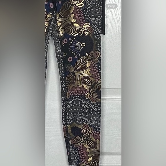 Noli Yoga Gilded Legging‎ NWT Size XSmall Foiled Gold Paisley Print - Picture 8 of 9